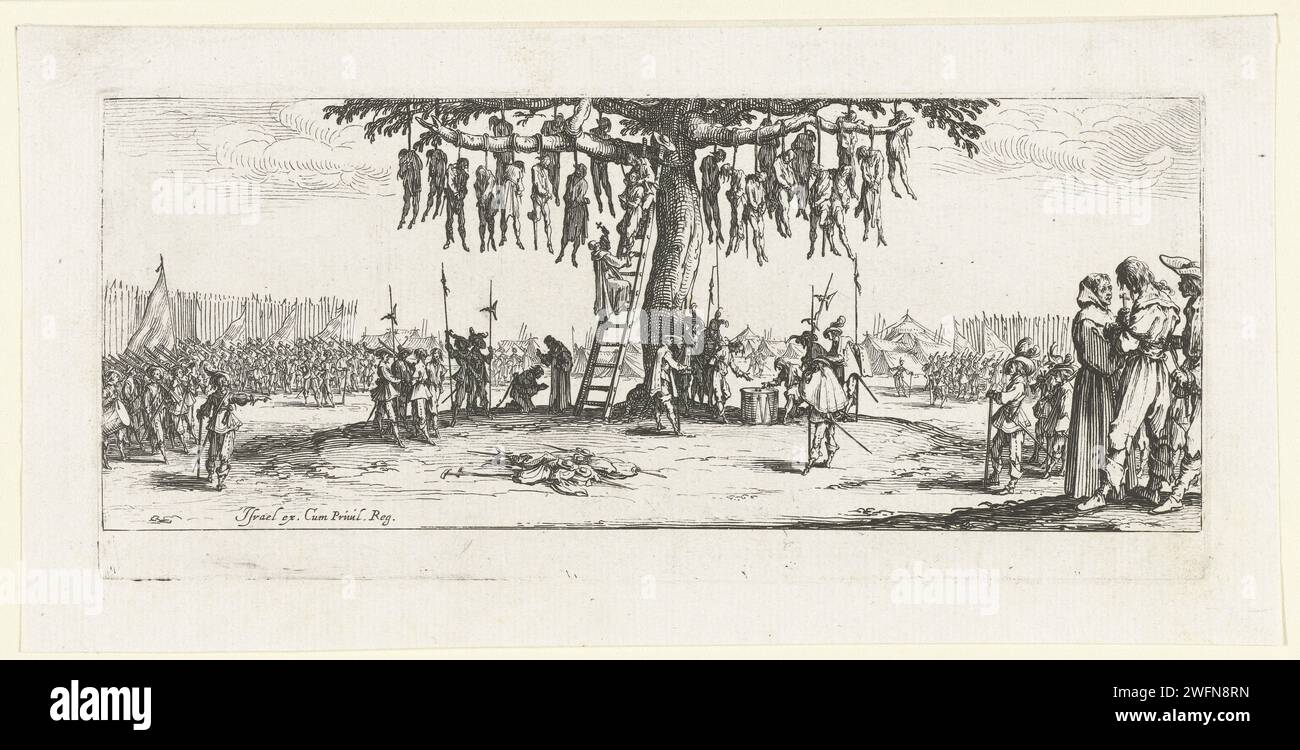Penimal measures: suspension, Jacques Callot, 1633 print In an open space in an army camp, many soldiers have been gathered around a large tree with 21 corpses hanging and even more executions will take place due to suspension. One convicted person is converted the noose, a few others in turn wait. On the right in the foreground is a convicted person in conversation with a spiritual one. Under the show an empty margin. This print is part of a series of 17 (18 incl. Title print) prints with performances of various types of misery that warfare entails. print maker: Nancypublisher: Paris paper et Stock Photo