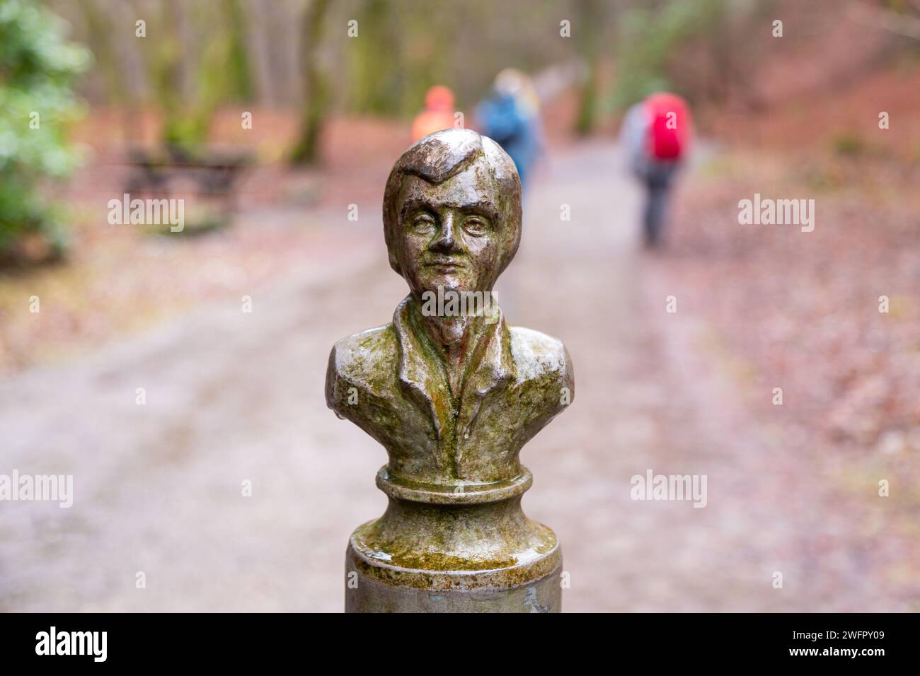 Robert Burns statue at the start of the walk to The Birks of Aberfeldy, Perthshire, Scotland Stock Photo