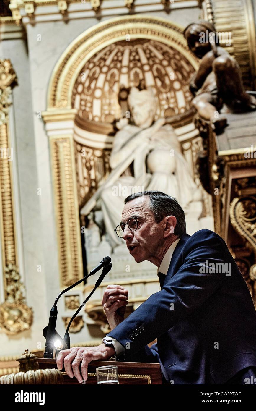 © Antonin Burat/Le Pictorium/MAXPPP - Paris 31/01/2024 Antonin Burat/Le Pictorium - 31/01/2024 - France/Ile-de-France/Paris - Le president du groupe "Les Republicains" Bruno Retailleau prend la parole, apres le discours de politique generale du Premier ministre Gabriel Attal au Senat, le 31 janvier 2024. - Valeurs ACtuelles out, no jdd, jdd out, RUSSIA OUT, NO RUSSIA #norussia/31/01/2024 - France/Ile-de-France (region)/Paris - President of "Les Republicains" group Bruno Retailleau speaks after Prime Minister Gabriel Attal' speech of general politic in the French Senate, o Stock Photo