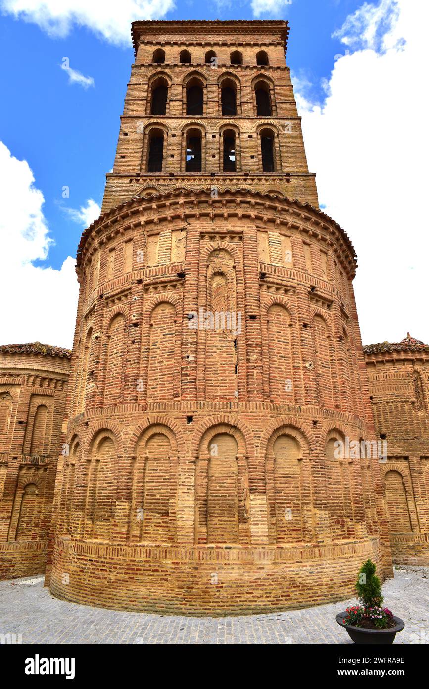 Iglesia de san lorenzo de sahagun hi-res stock photography and images ...