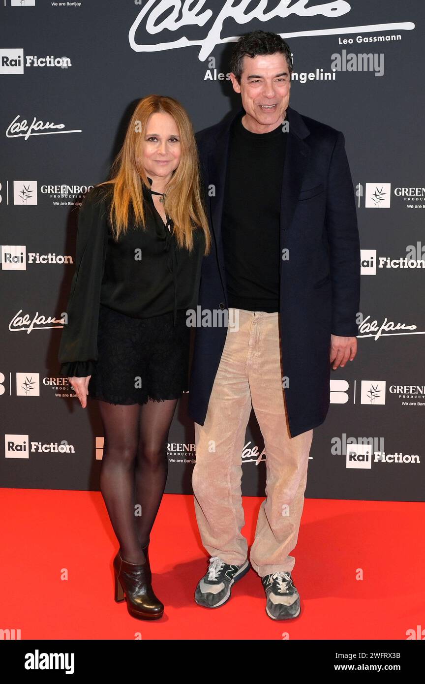 Sabrina Knaflitz mit Ehemann Alessandro Gassmann bei der Premiere das Rai  TV-Films Califano im Space Cinema Moderno. Rom, 31.01.2024 *** Sabrina  Knaflitz with husband Alessandro Gassmann at the premiere of the Rai