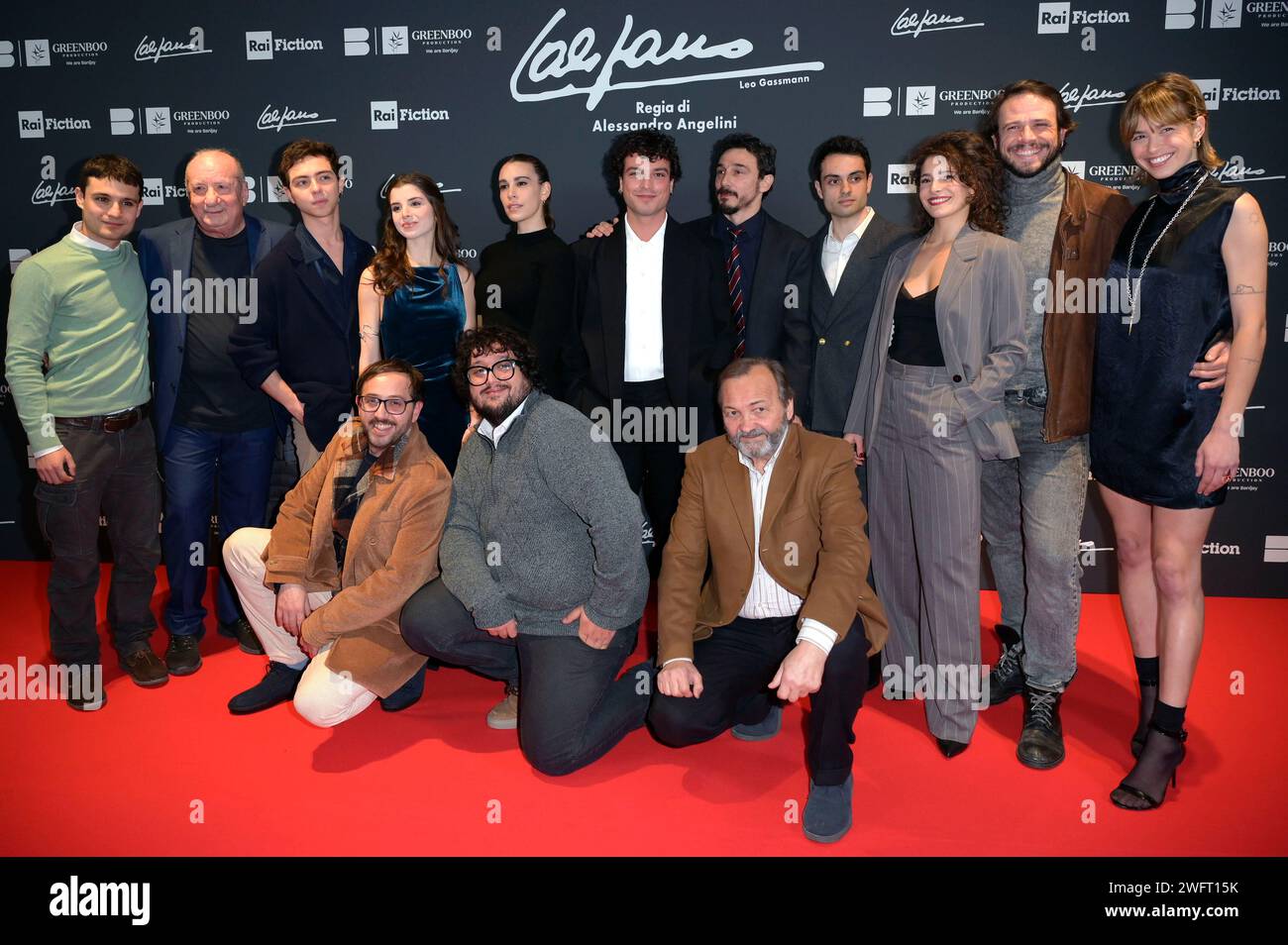 Regisseur Alessandro Angelini mit seinem Cast bei der Premiere das Rai TV-Films 'Califano' im Space Cinema Moderno. Rom, 31.01.2024 Stock Photo