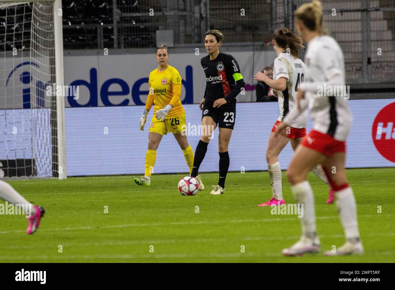 Cara Bösl (Eintracht Frankfurt, 26), Sara Doorsoun (Eintracht Frankfurt