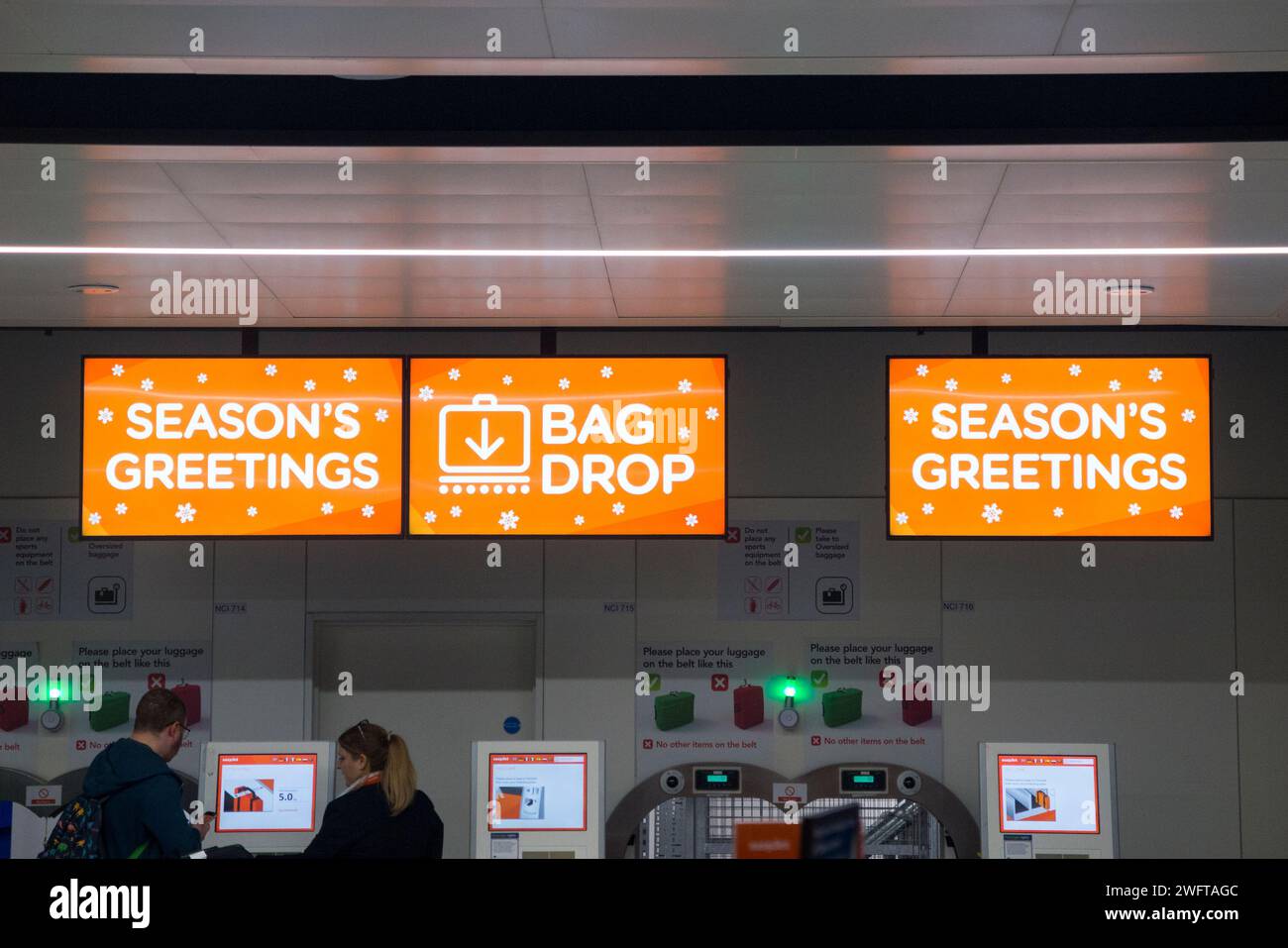 Airport drop off bags hires stock photography and images Alamy