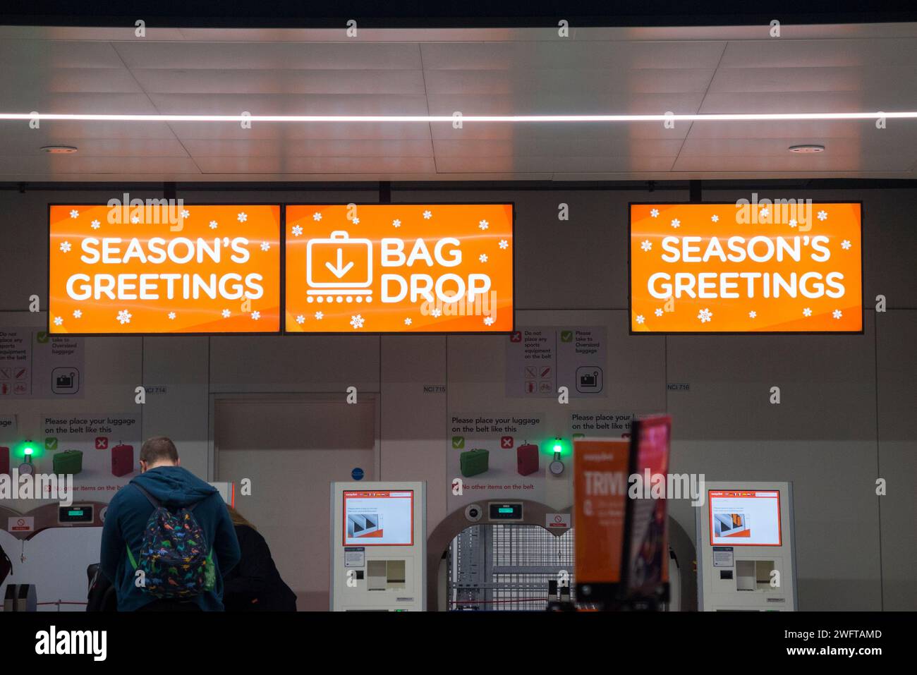 Airport drop off bags hires stock photography and images Alamy