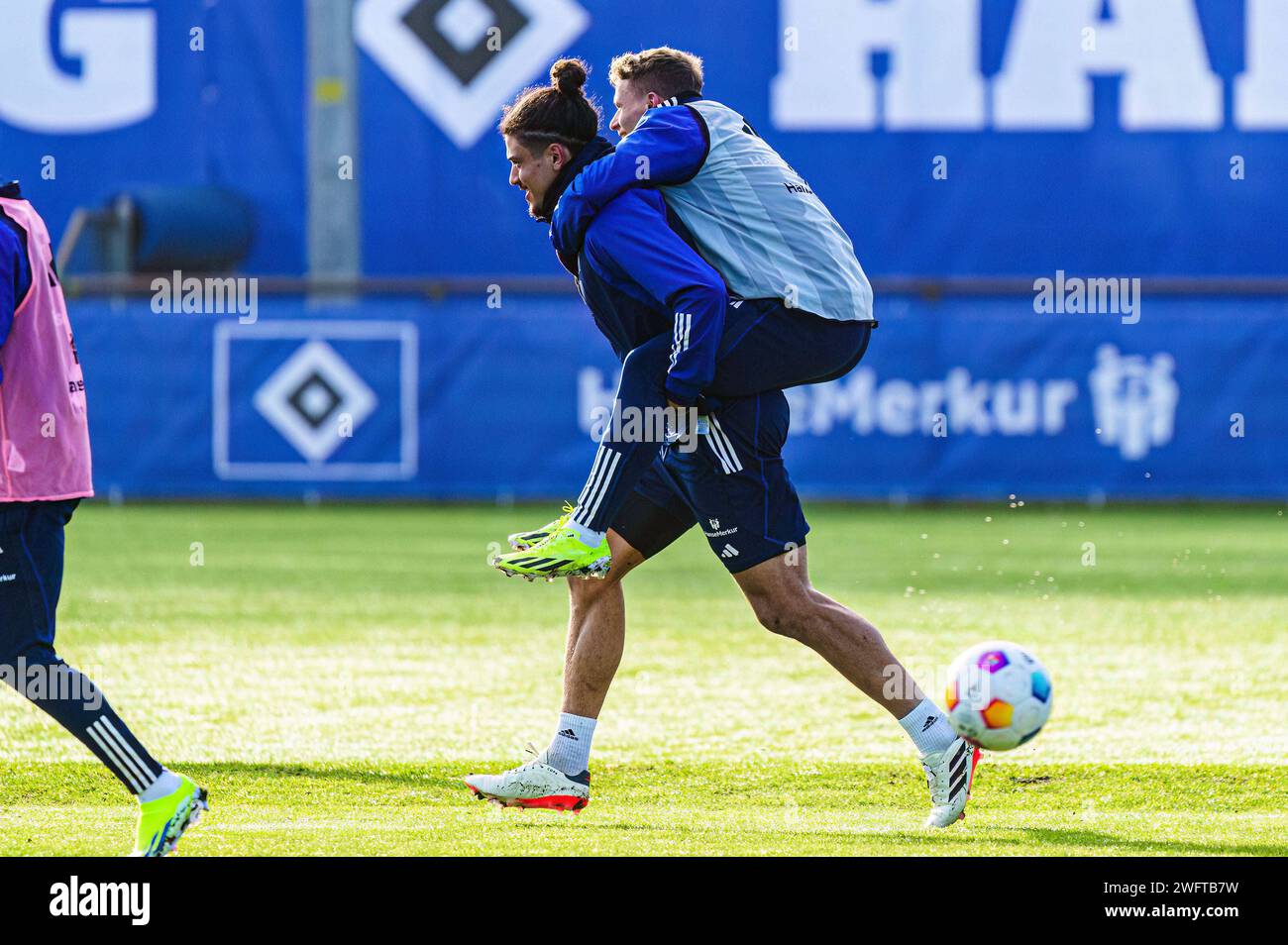 Hamburger SV training session Schalke 04 and the Search for Value
