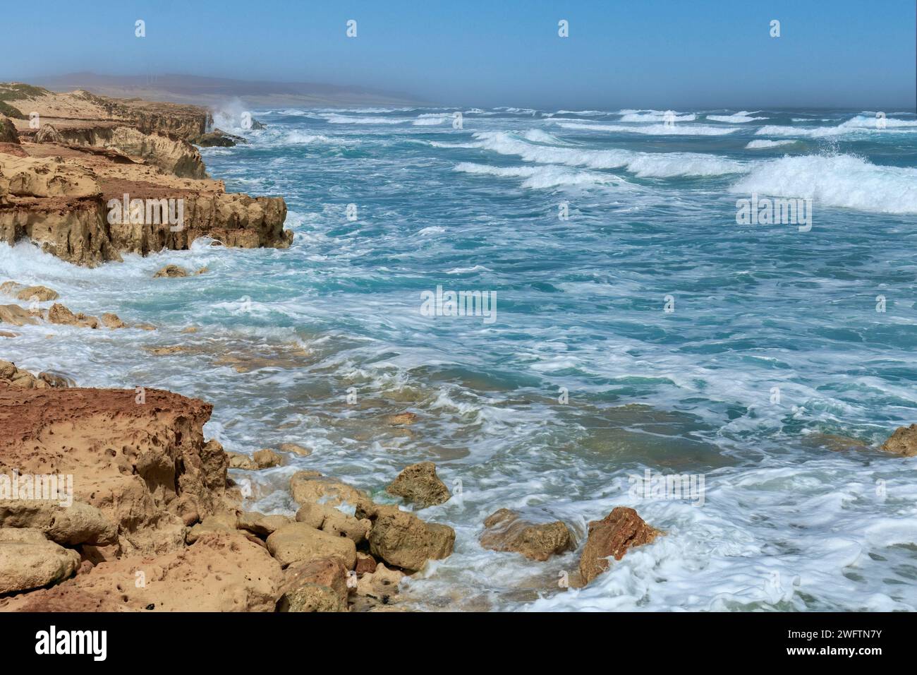 Waves meet the rocks hi-res stock photography and images - Alamy