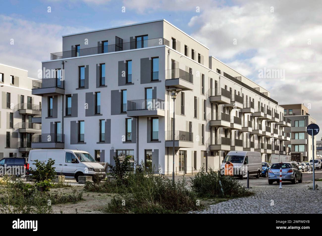 New buildings on the waterfront in Berlin's Spandau district. The new district is being built on the banks of the Oberhavel in the Haselhorst Stock Photo