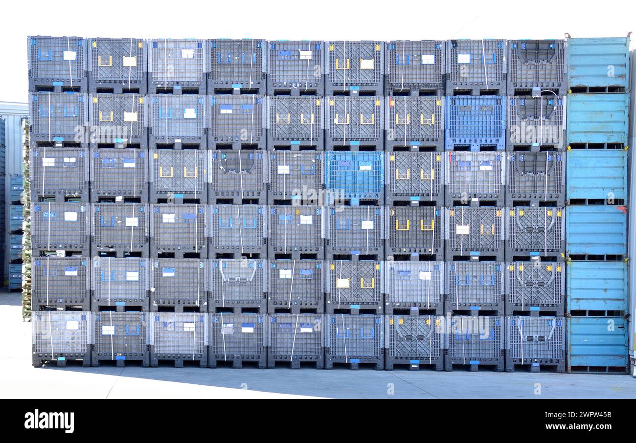 Shipping containers stacked on top hi-res stock photography and images ...