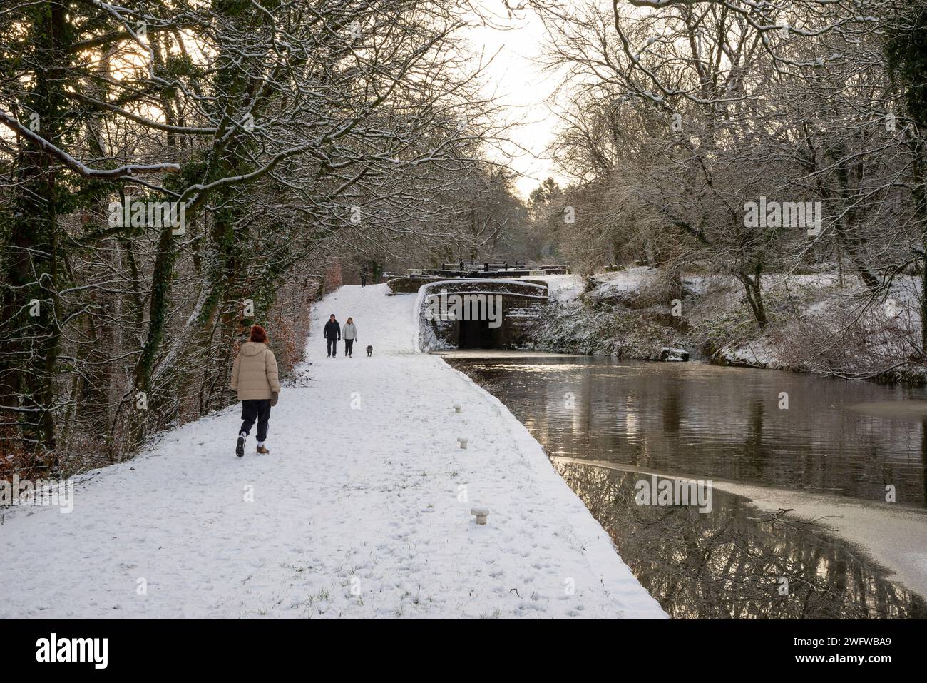 A snowy morning on the Peak Forest Canal at Marple, Stockport, Greater Manchester, England. Stock Photo