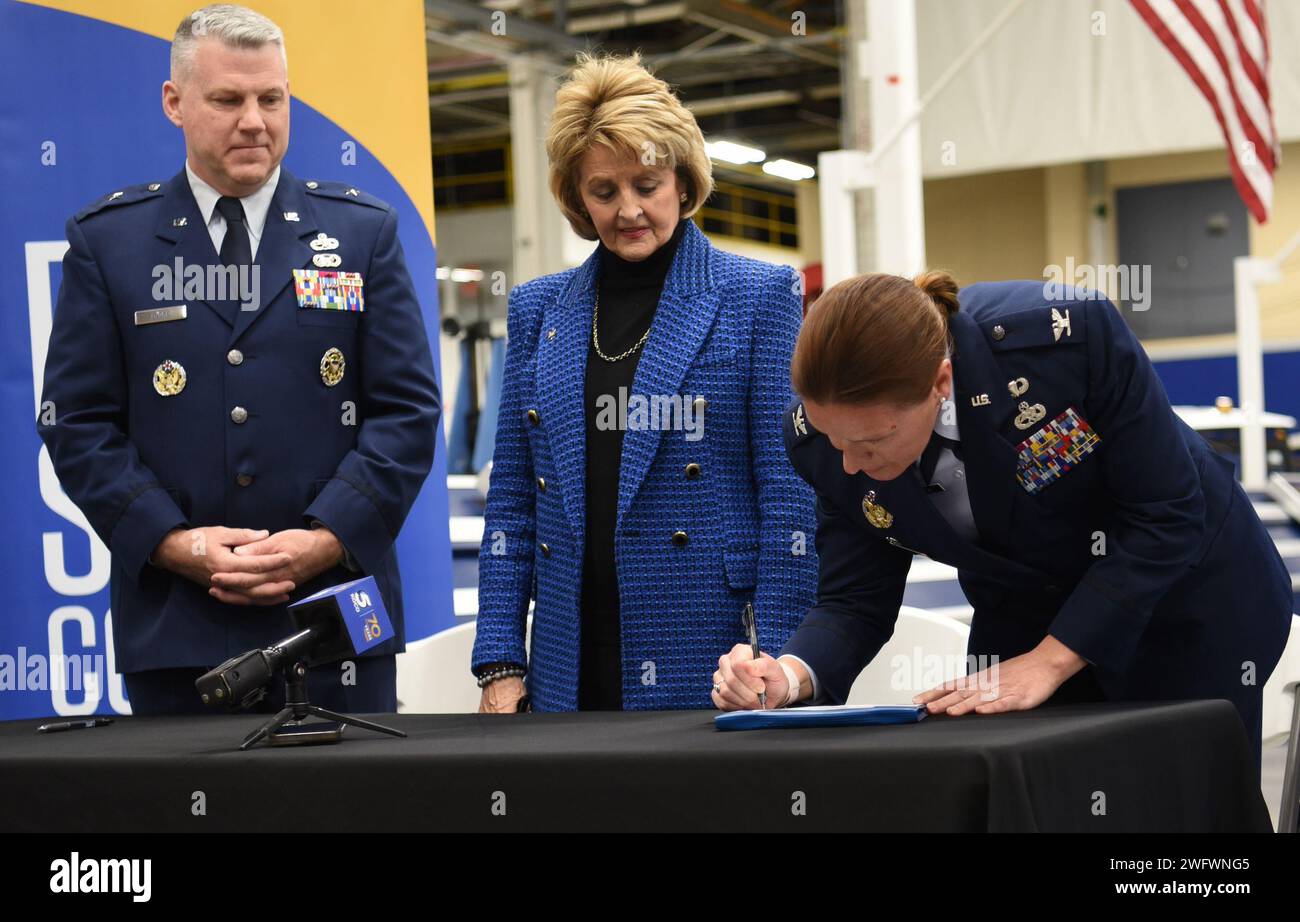 TINKER AIR FORCE BASE, Okla. — Col. Abigail Ruscetta, right, commander of the 72nd Air Base Wing, signs an education partnership agreement among Rose State College, the OC-ALC and the 72nd Air Base Wing during a ceremony held on Tinker Air Force Base, Oklahoma, Jan. 17. The partnership provides Rose State with access to industry resources and experts while providing a pipeline for Rose’s STEM students to explore a career at the OC-ALC, which is the largest single-site employer in the state of Oklahoma. Stock Photo
