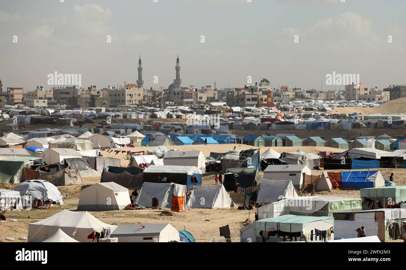 Rafah, Gaza. 30th Jan, 2024. A tent camp shelters refugees who have
