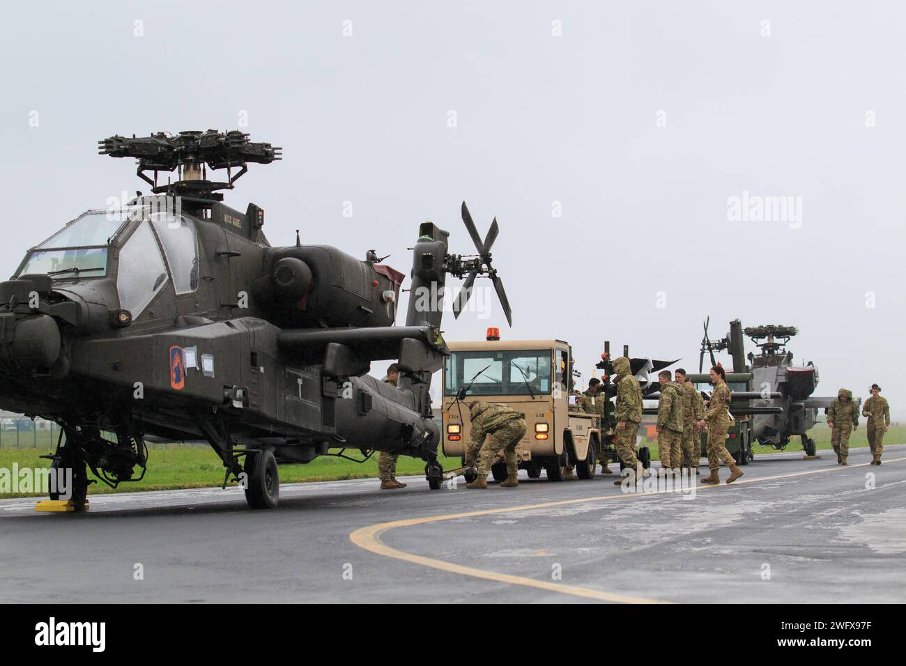 Soldiers from 1st Battalion, 3rd Aviation Regiment (Attack Battalion ...