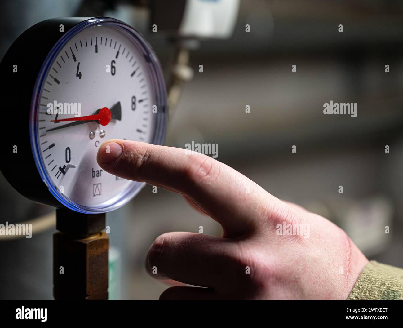 Pressure gauge on heating hi-res stock photography and images - Alamy