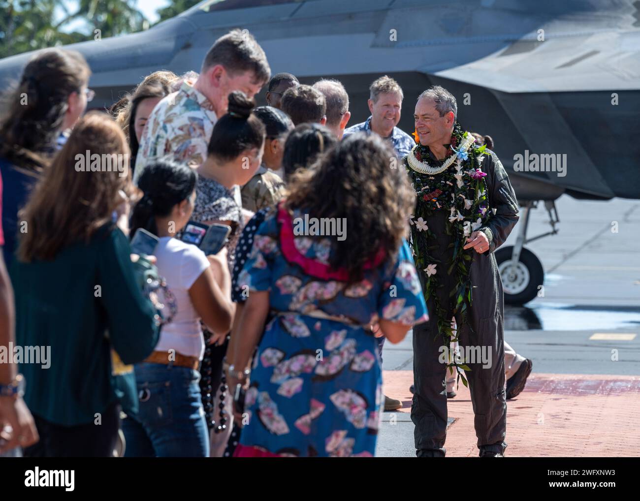 Gen. Ken Wilsbach, Pacific Air Forces commander, meets with PACAF