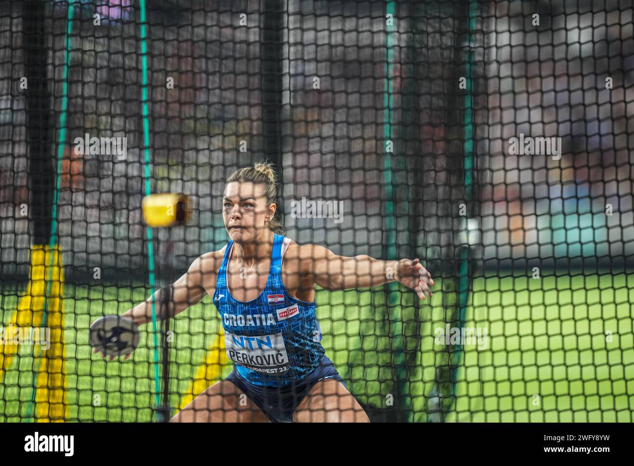 sandra-perkovi-participating-in-the-discus-throw-at-the-world