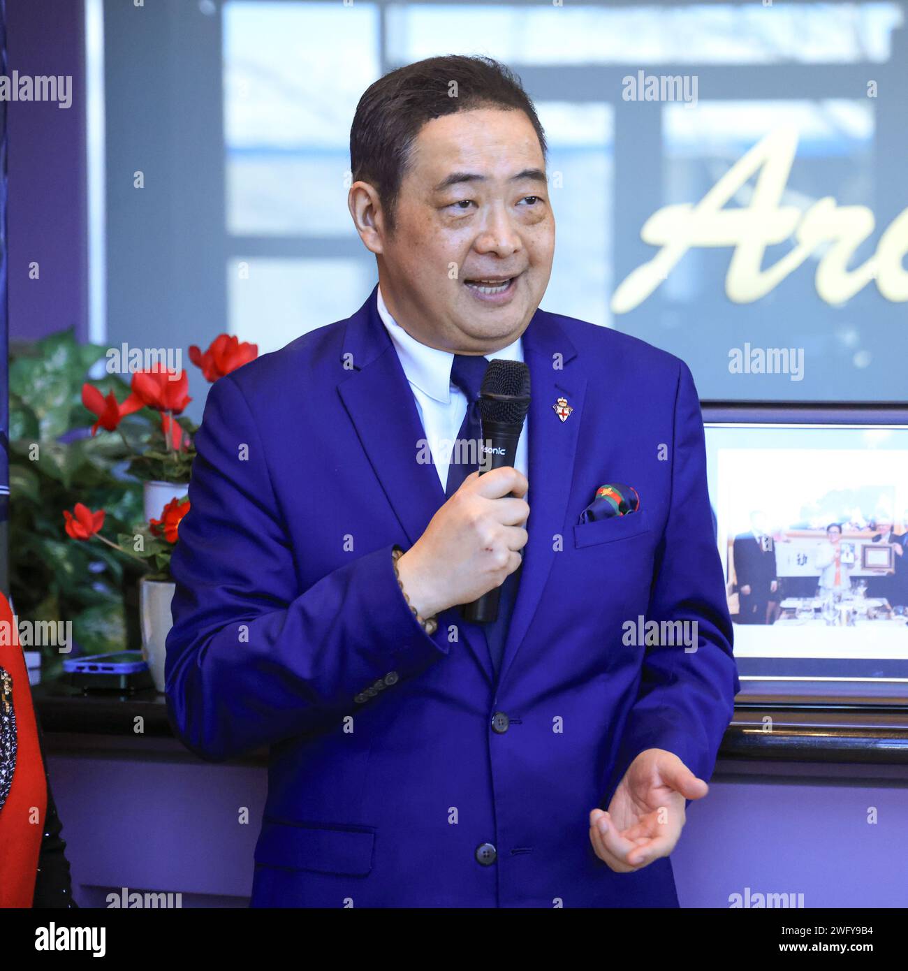 Rancho Cucamonga, California, USA. 29th January, 2024. TV host Joey Zhou presents at the Shennel Trading Group Celebrates Artist  Jiannan Huang's Collaboration with Courvoisier's 2024 Lunar New Year Collection for Year of the Dragon.  Credit: Sheri Determan Stock Photo