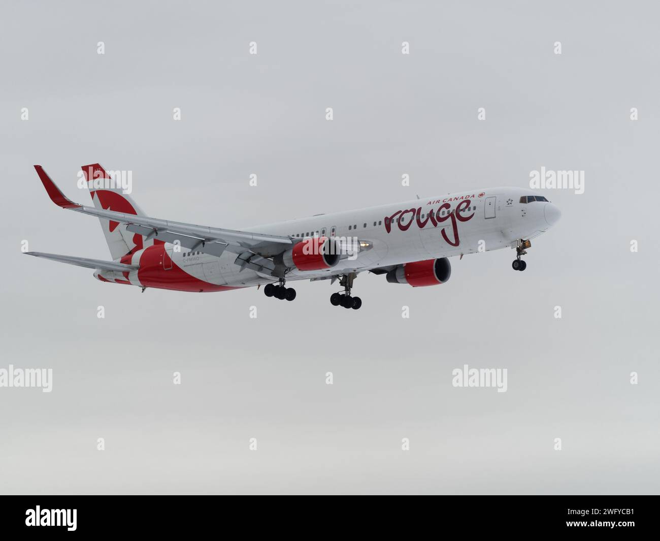 Boeing 767 air canada hi-res stock photography and images - Alamy