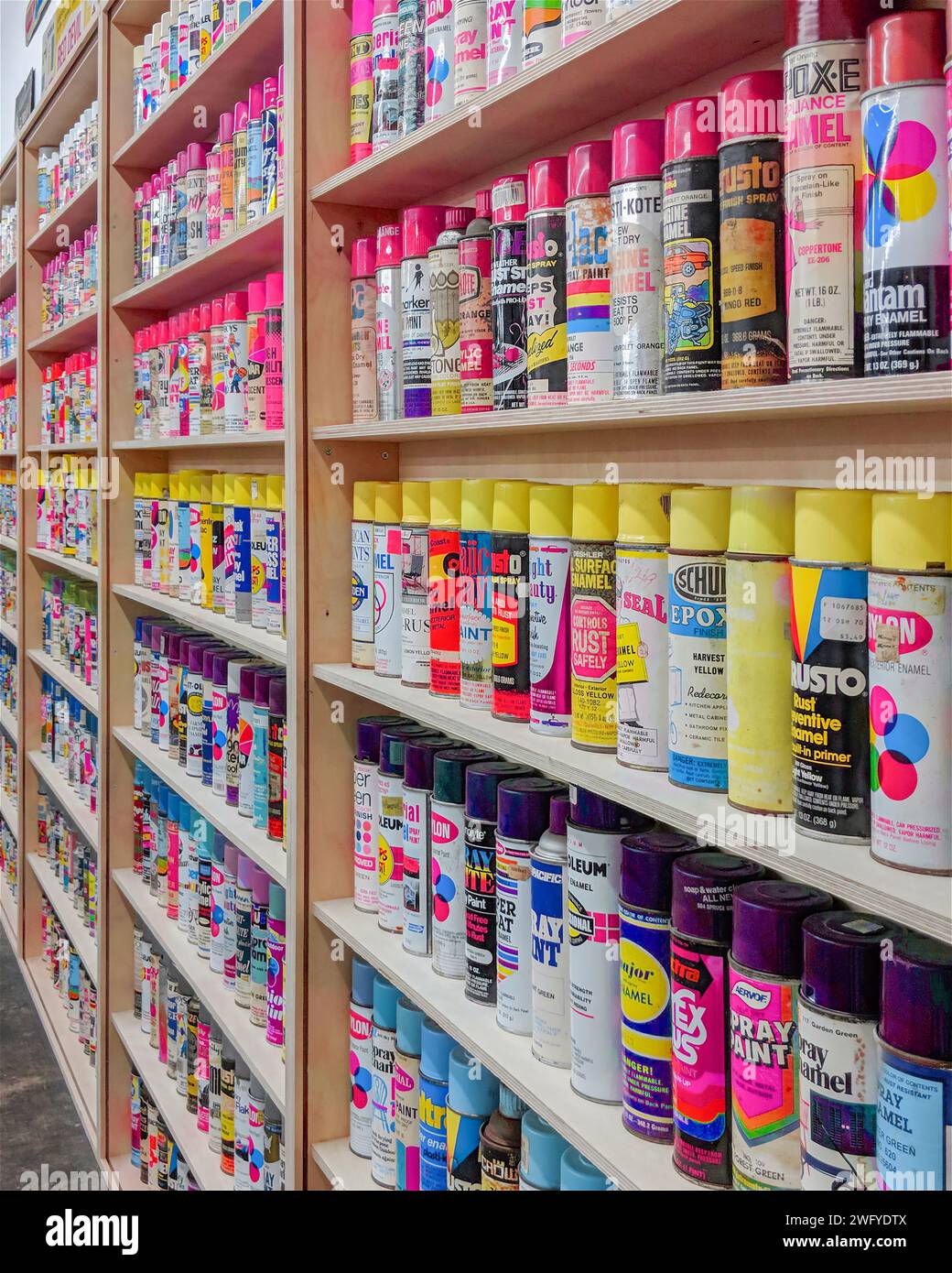 Aerosol cans hi-res stock photography and images - Alamy
