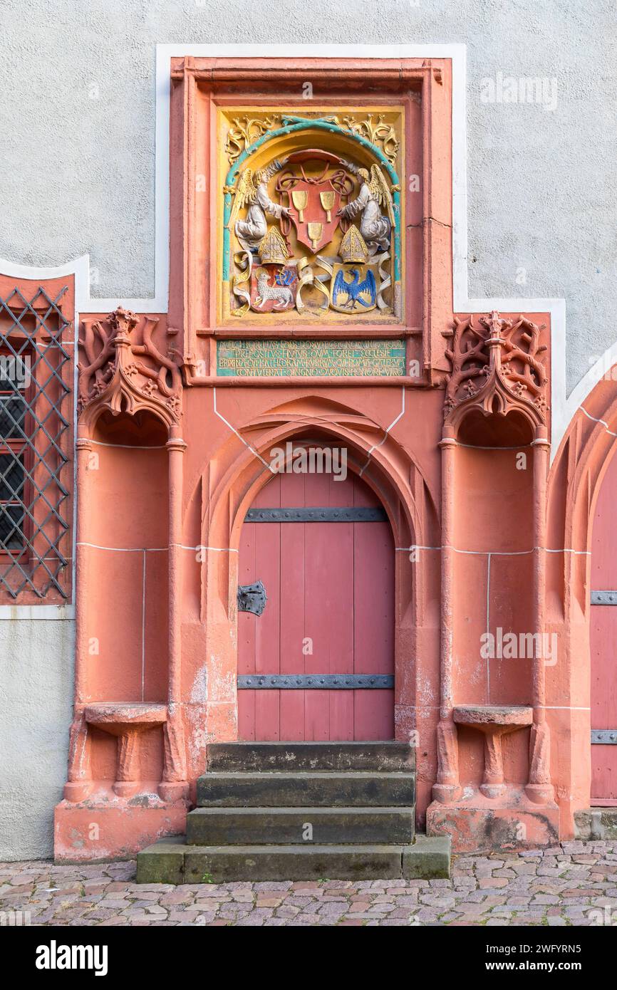 Historisches Spitzbogenportal Mit Sitznischen Und Wappen An Der Dompropstei Auf Dem Domplatz Der