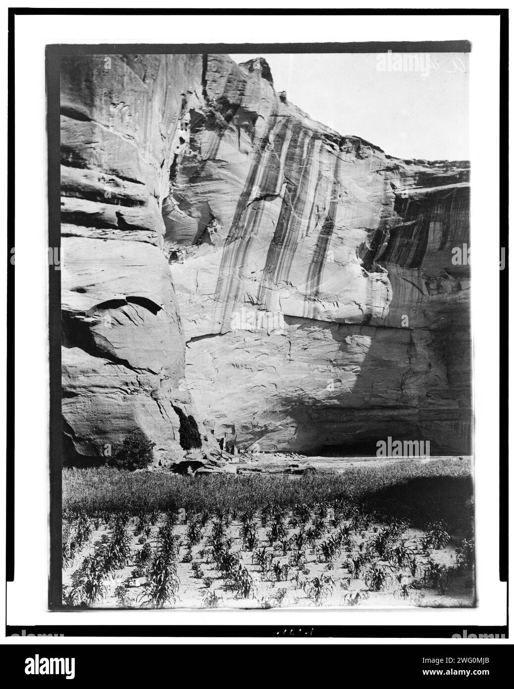 Today and Yesterday-Navajo. Antelope Ruin, Canyon del Muerto, c1906. Stock Photo