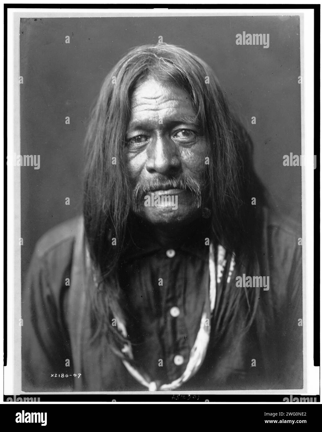 HooManHai, Maricopa Indian, headandshoulders portrait, facing front