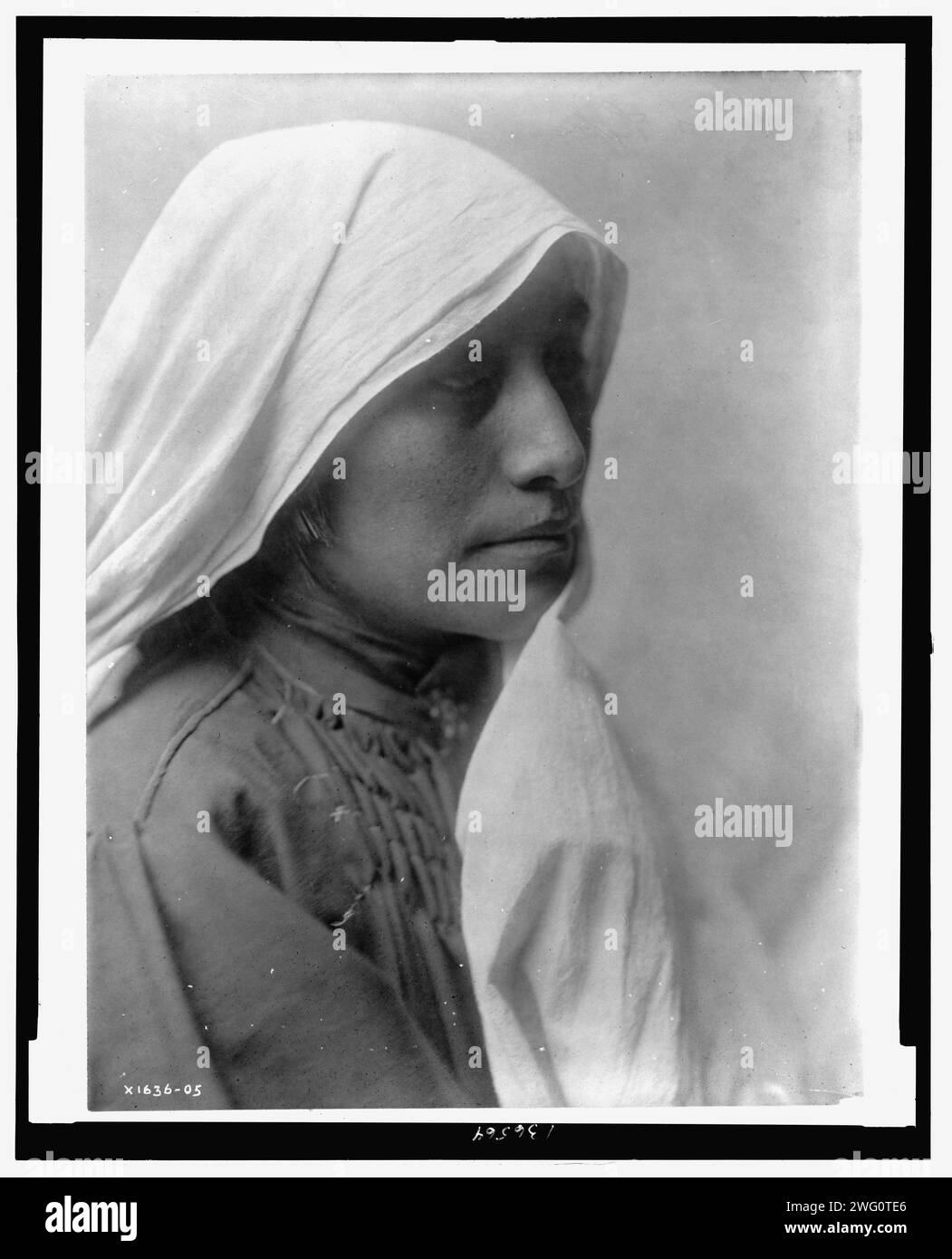 a-taos-woman-c1905-stock-photo-alamy