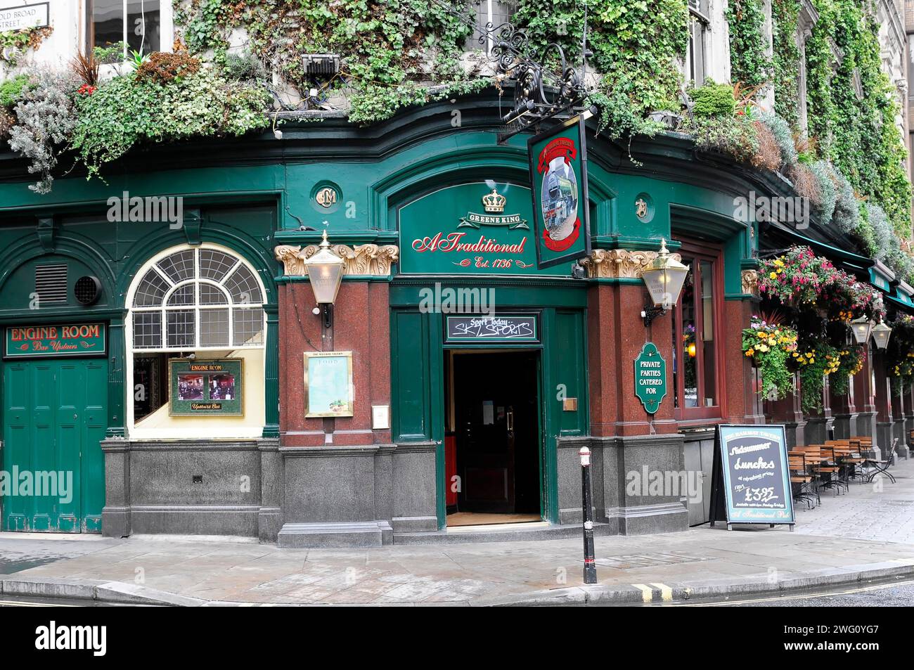 English pub, THE RAILWAY TAVERN since 1736, London, England, Great Britain Stock Photo
