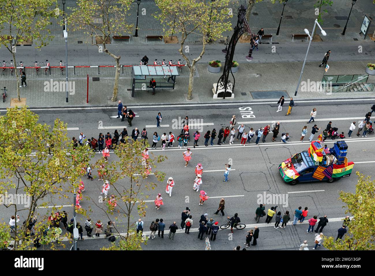 Crowd, street parade, demonstration, Spanish bank holidays, 12 October 2016, Columbus Day, commemoration of the discovery of America, nationalism Stock Photo