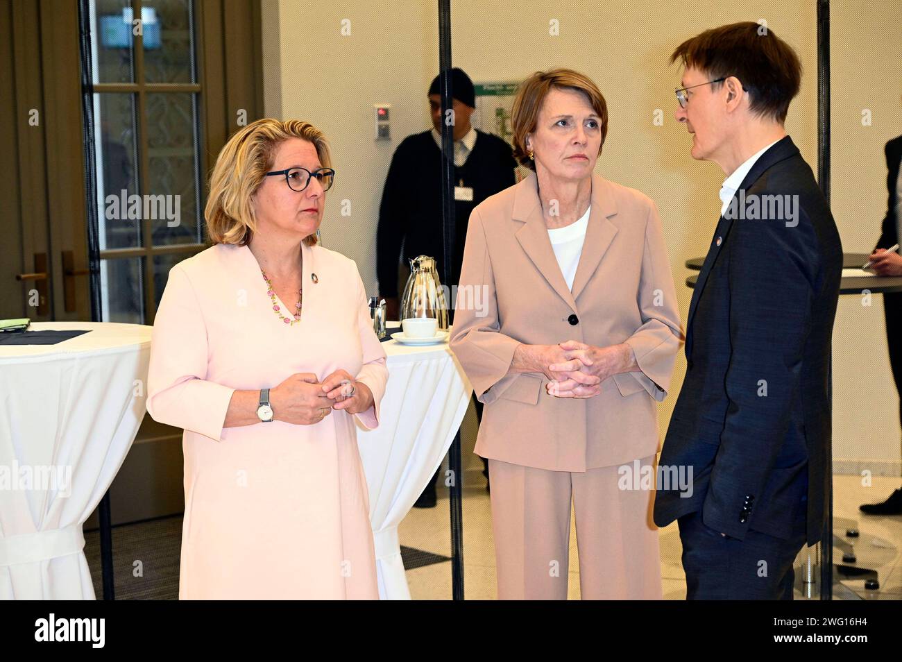 Svenja Schulze, Elke Büdenbender und Karl Lauterbach bei der Ukrainian