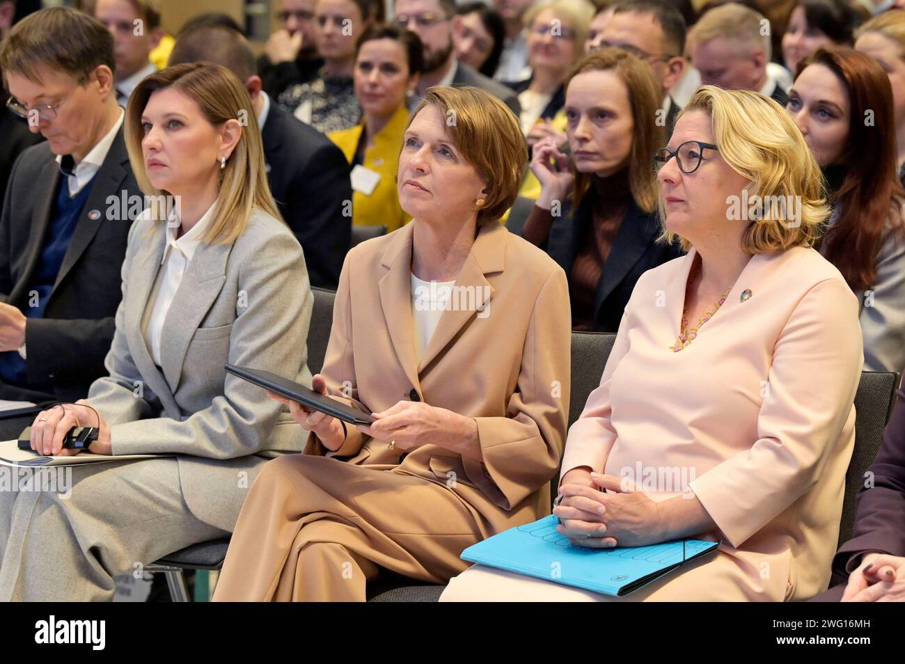 Karl Lauterbach, Olena Selenska, Elke Büdenbender und Svenja Schulze