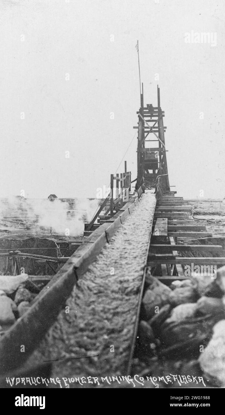 Hydraulic power mining, between c1900 and c1930 Stock Photo - Alamy
