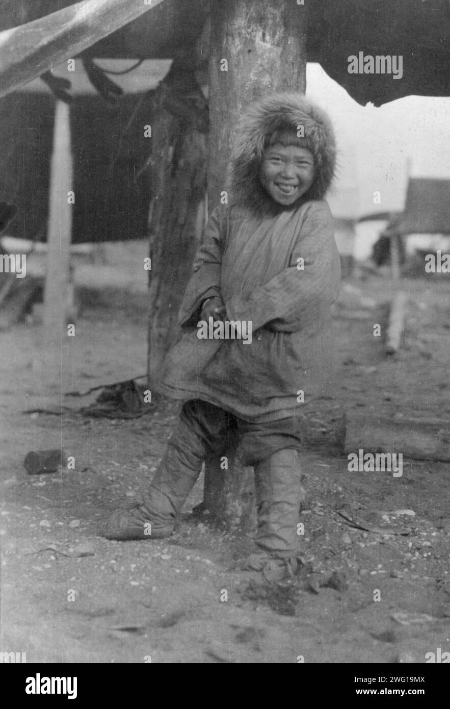 Eskimo child, between c1900 and c1930 Stock Photo - Alamy