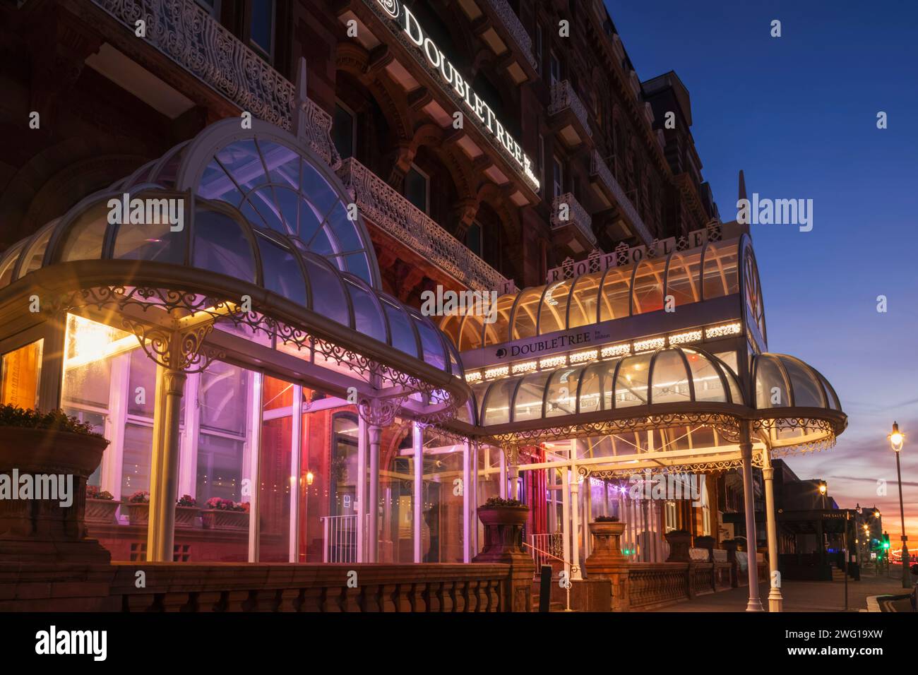 England, Sussex, East Sussex, Brighton, Entrance to the DoubleTree Hotel Stock Photo