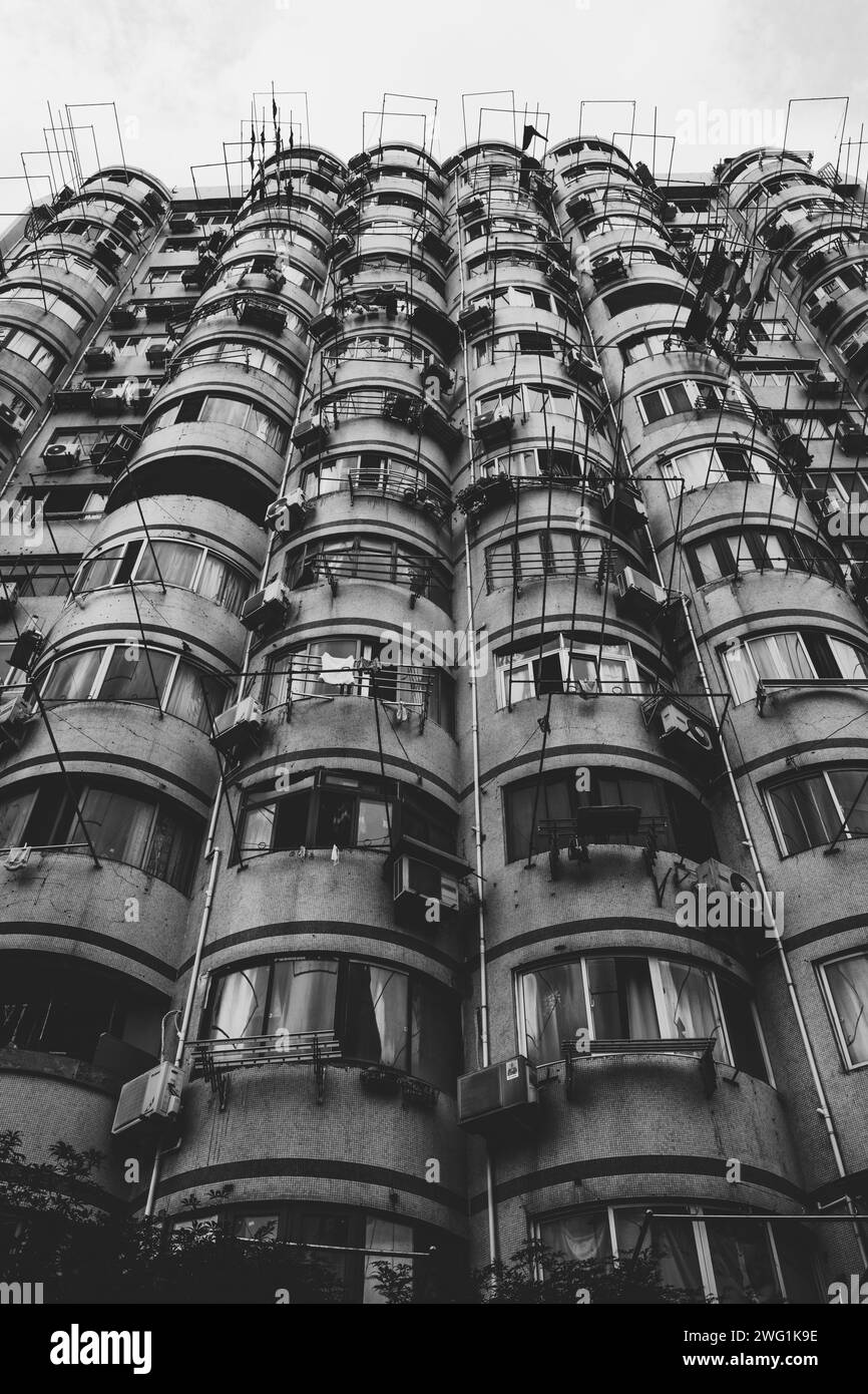 Walkway pudong shanghai china Black and White Stock Photos & Images - Alamy