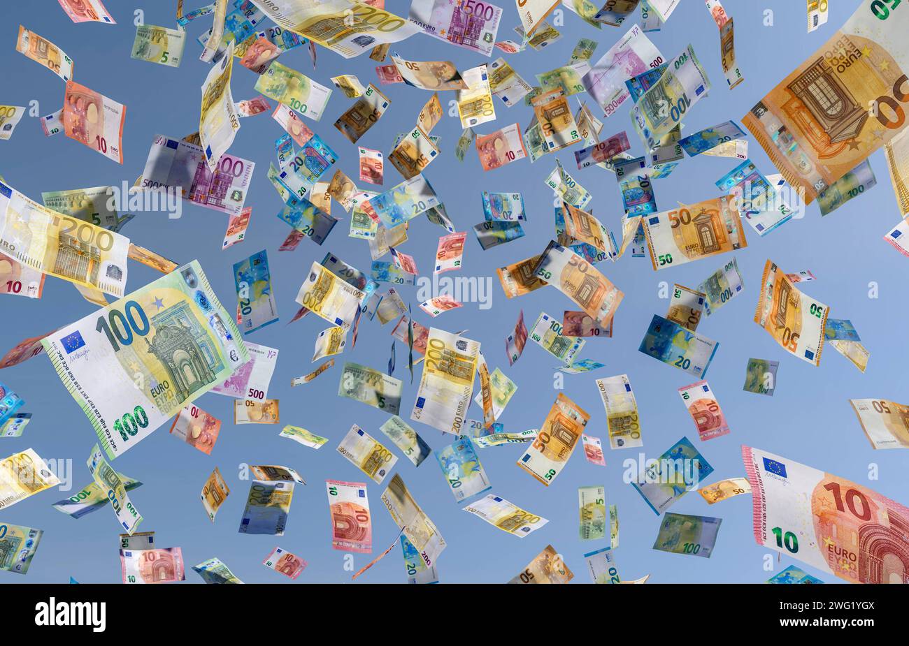 Symbolbild für Geldgewinn Finanzhilfe Reichtum Unterstützung Geld Reichtum Coronahilfen Gewinne und Geldregen Euroscheine fallen im Geldregen vom Himm Stock Photo
