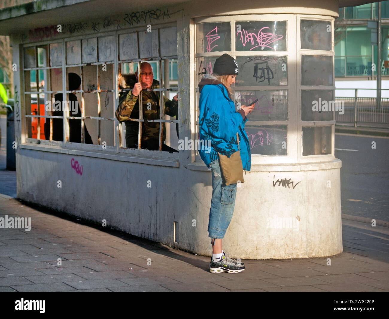 a-bus-shelter-in-brighton-stock-photo-alamy