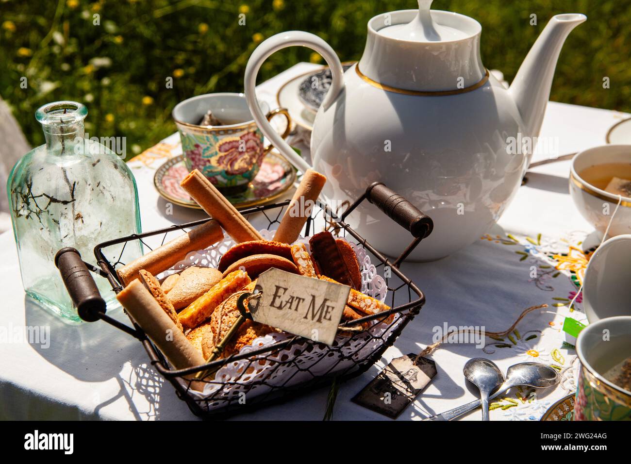 Charming picnic setup featuring hi-res stock photography and images - Alamy
