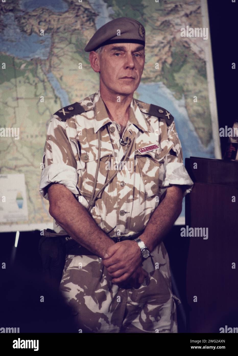 7th February 1991 General Sir Peter de la Billière giving a press conference in Riyadh during the build-up to war with Iraq. Stock Photo