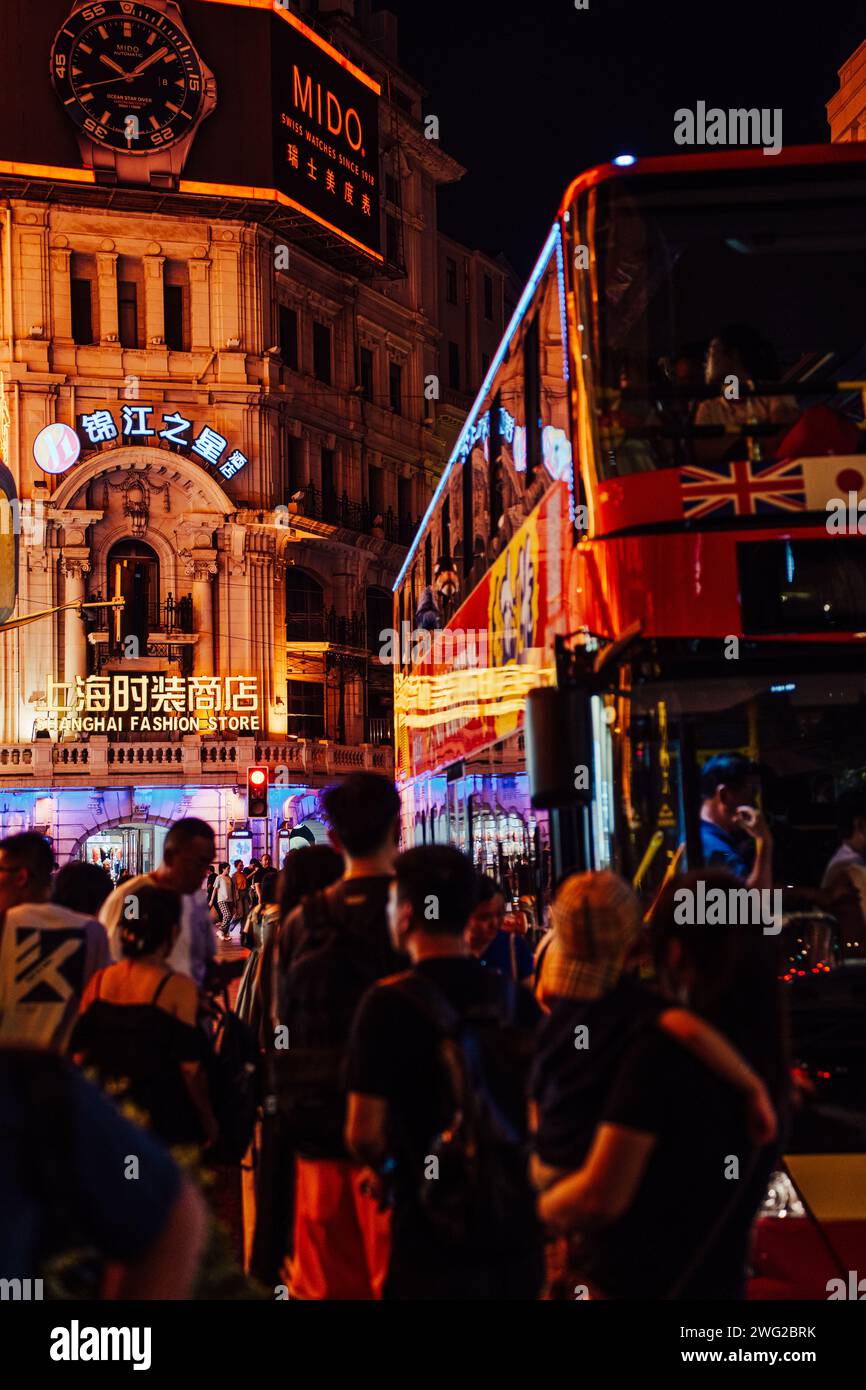 Shanghai street night hi-res stock photography and images - Alamy