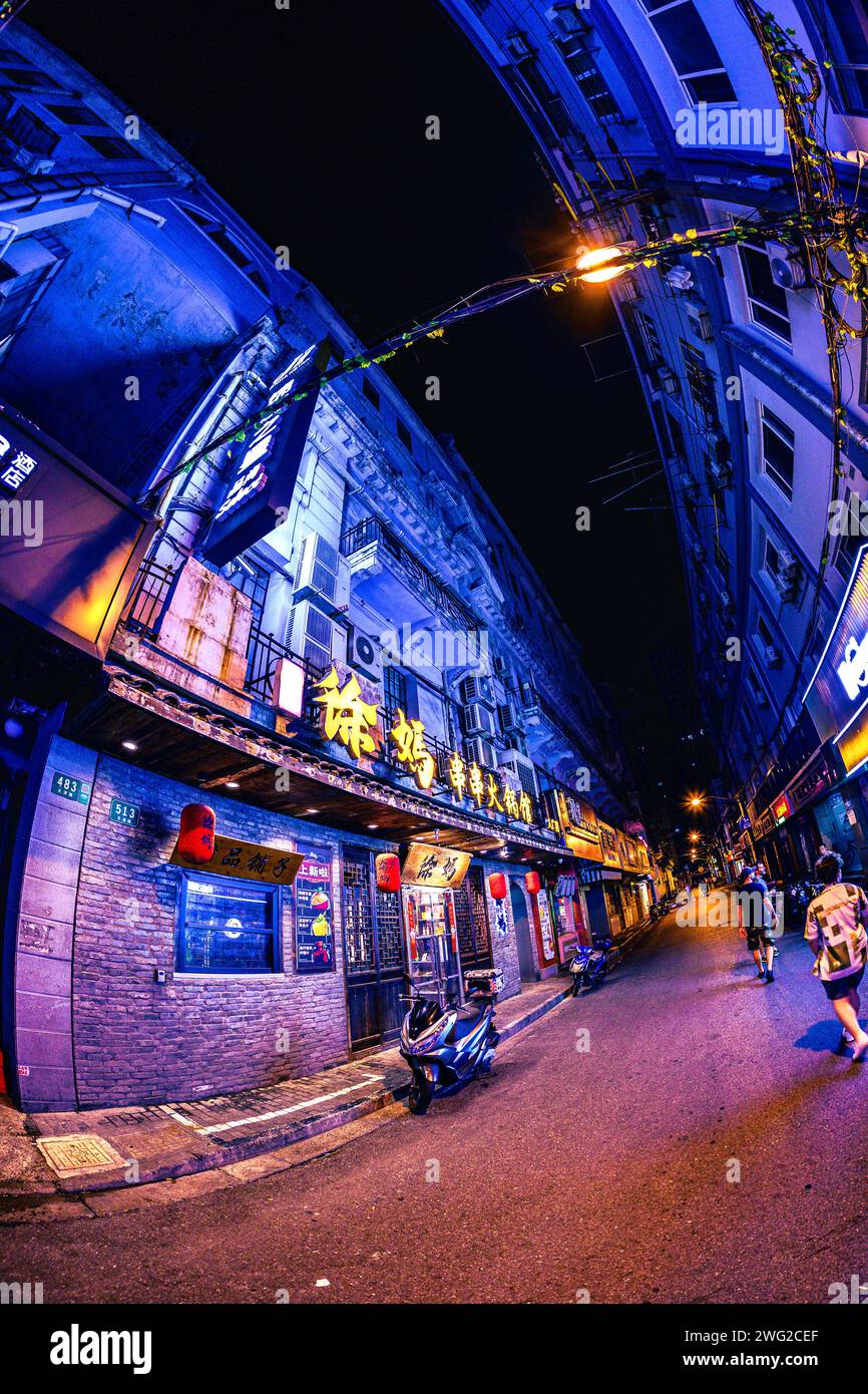 Shanghai urban street scene hi-res stock photography and images - Alamy