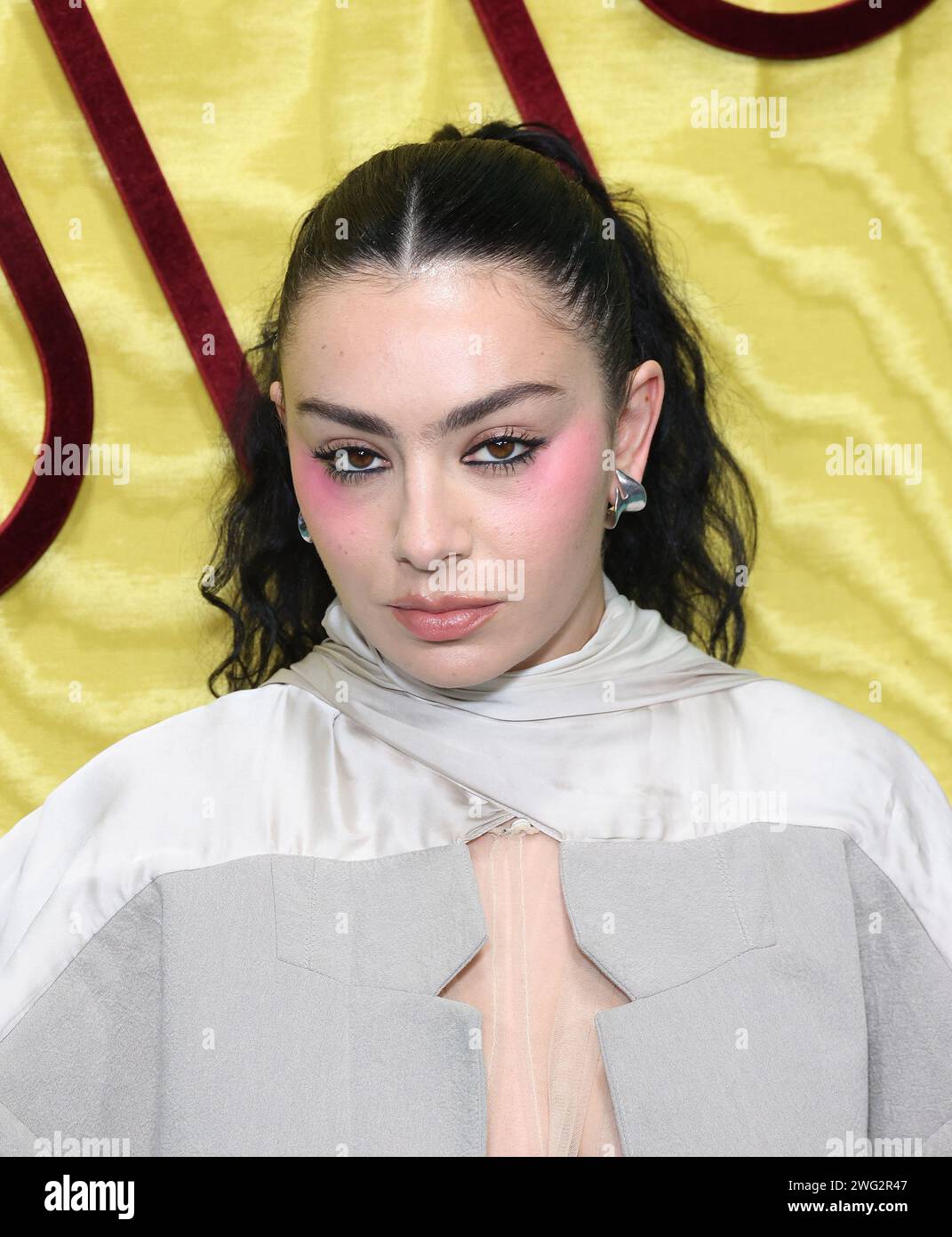 Los Angeles, USA. 01st Feb, 2024. Charli XCX attends the 2024 Warner