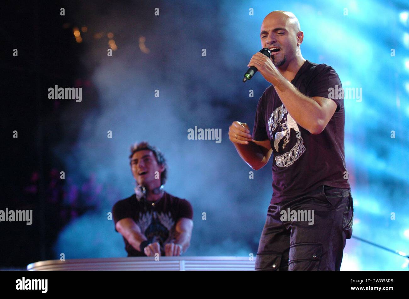 Eiffel 65 photos 2004 hi-res stock photography and images - Alamy