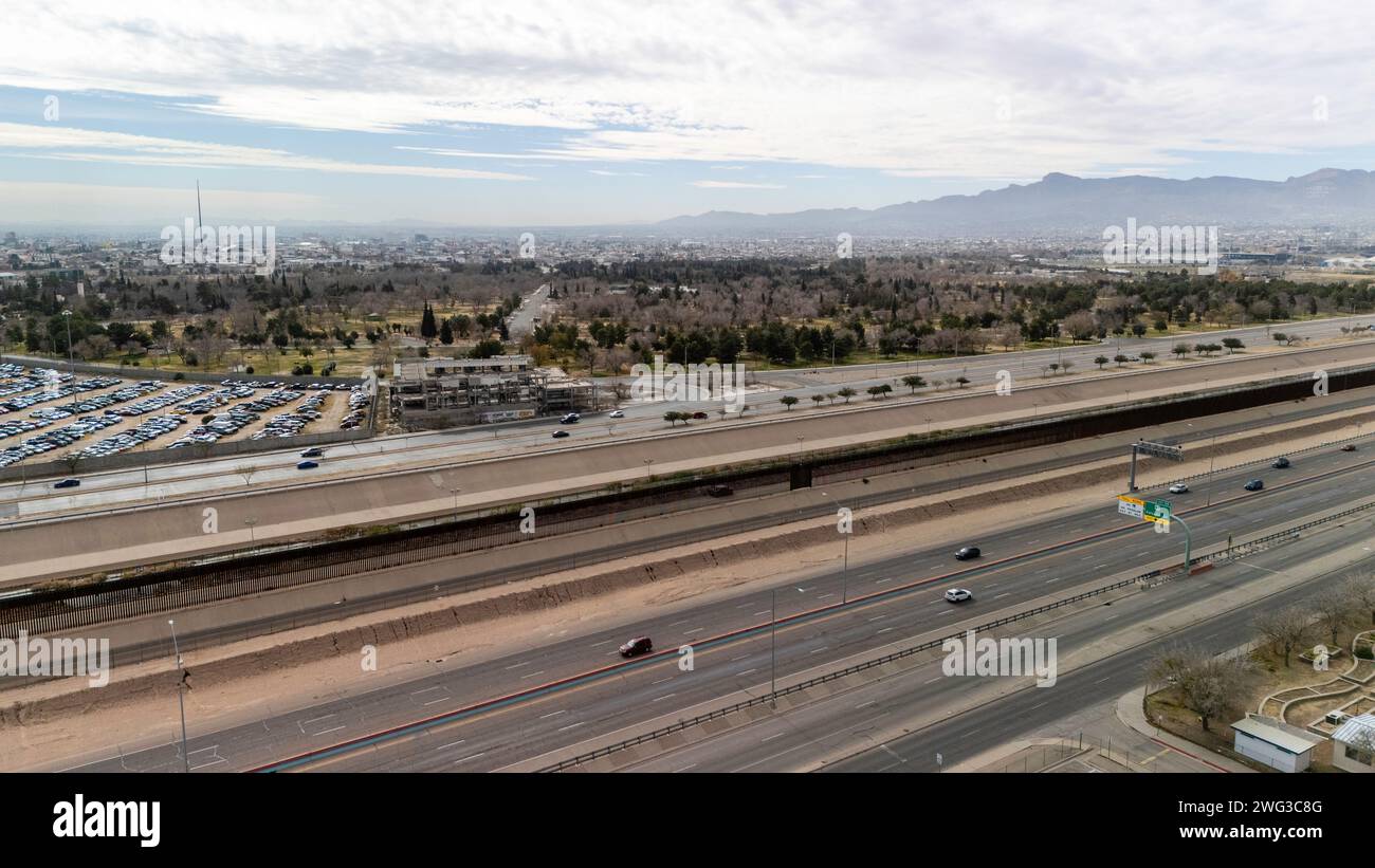 Aerial photograph of the international border between El Paso, Texas and Ciudad Ju‡rez, Mexico on an overcast day. Stock Photo