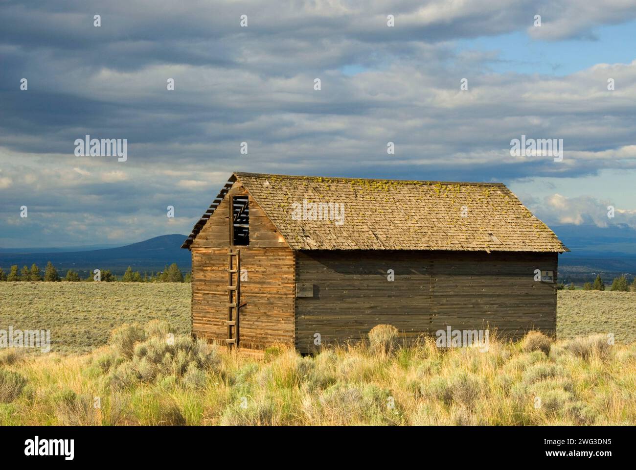 Barn, Crooked River National Grassland, Oregon Stock Photo - Alamy