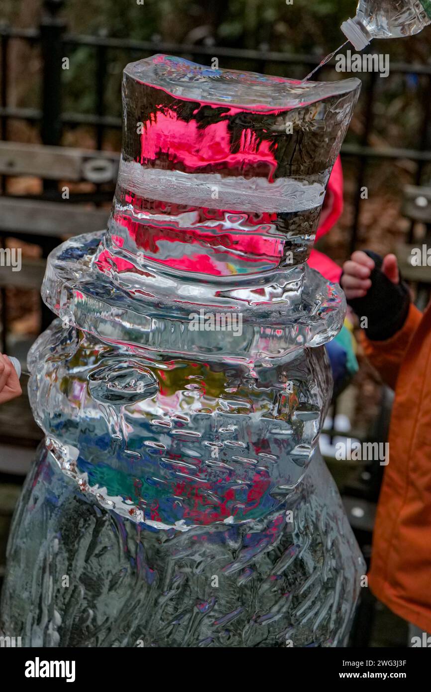 New York, New York, USA. 2nd Feb, 2024. Ice carving artist brings a