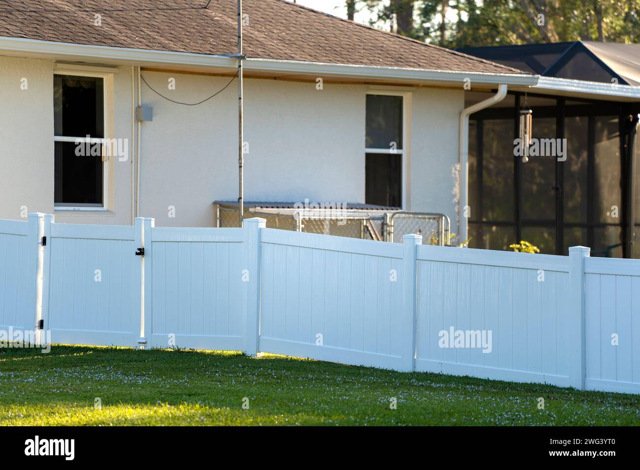 White plastic fence back hi-res stock photography and images - Alamy