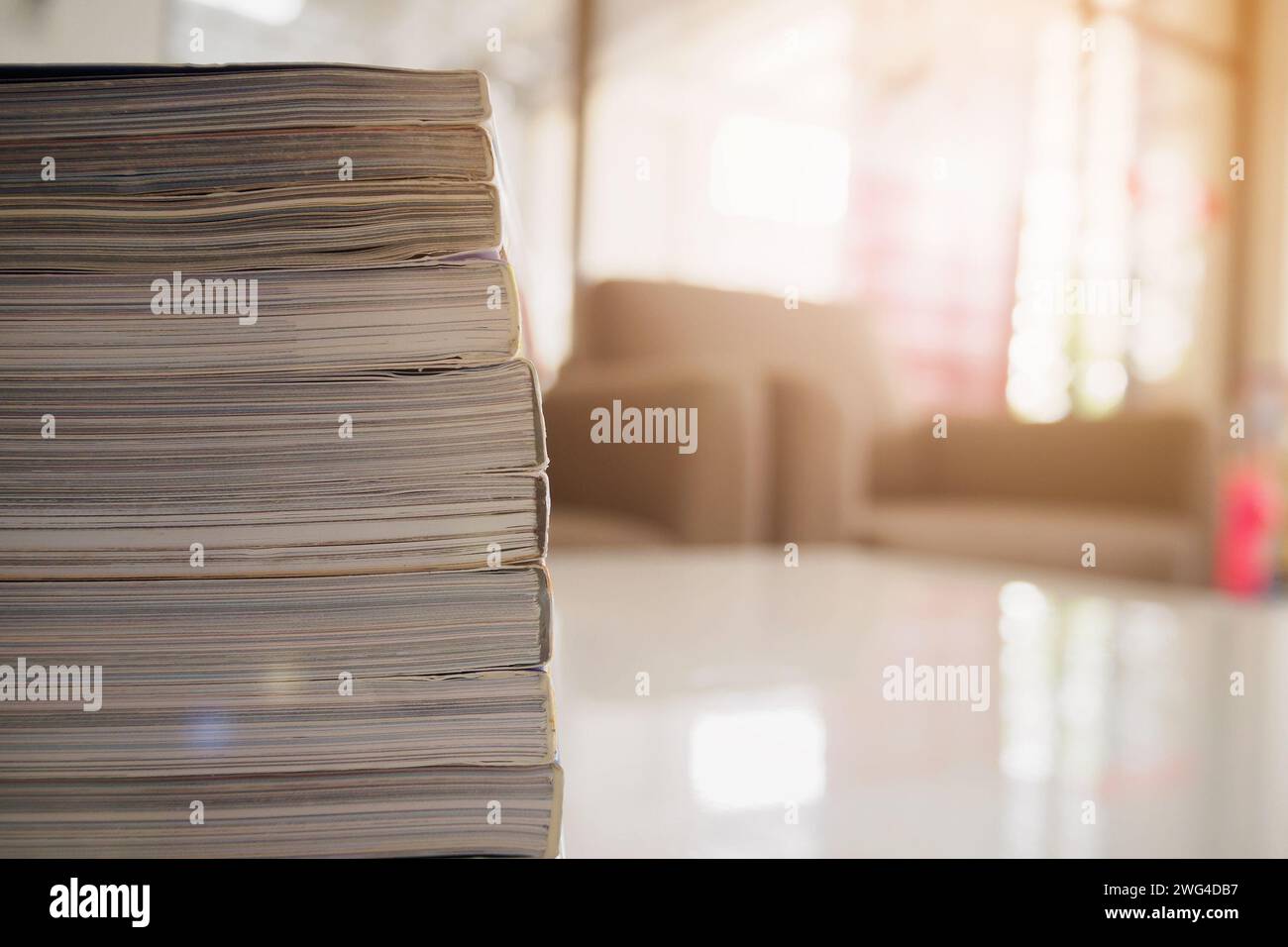 Pile of magazines hi-res stock photography and images - Alamy
