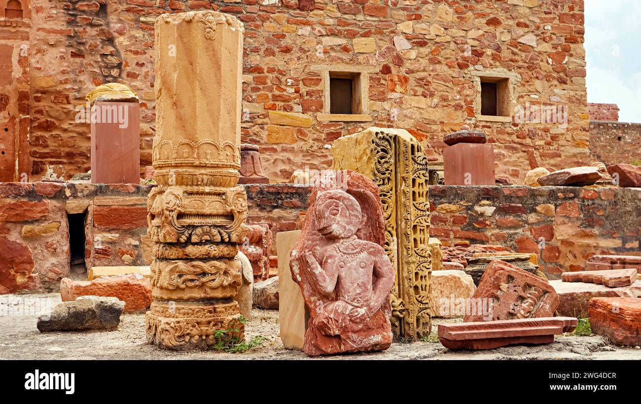 Broken Pillars and Sculptures inside the Fort of Nagaur, Rajasthan, India. Stock Photo