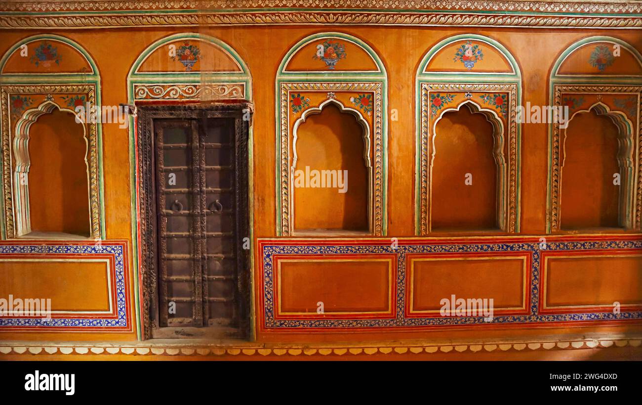 Decorated Walls of Bansidhar Bhagat Ji Ki Haveli, Nawalgarh, Rajasthan, India. Stock Photo